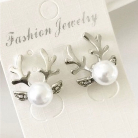 Pearl Reindeer Earrings - Picture 2 of 8